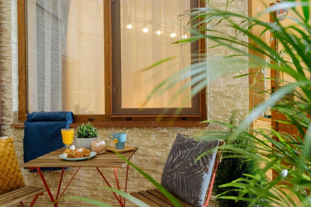 Studio With Private Terrace Next To Cismigiu Bukurešť Exteriér fotografie
