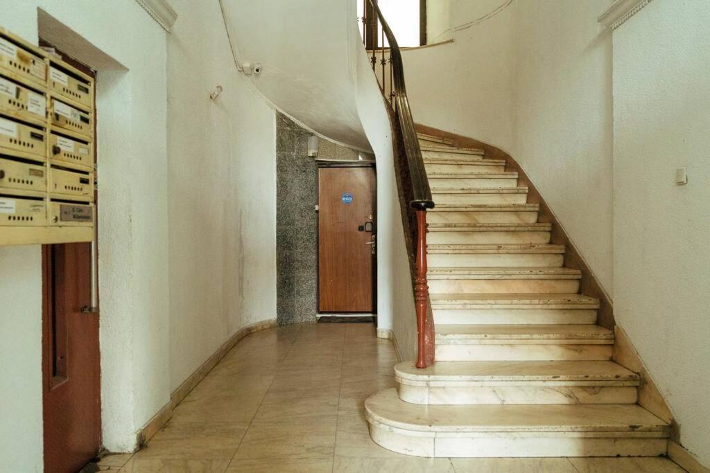 Studio With Private Terrace Next To Cismigiu Bukurešť Exteriér fotografie