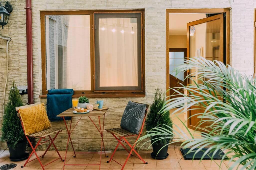 Studio With Private Terrace Next To Cismigiu Bukurešť Exteriér fotografie